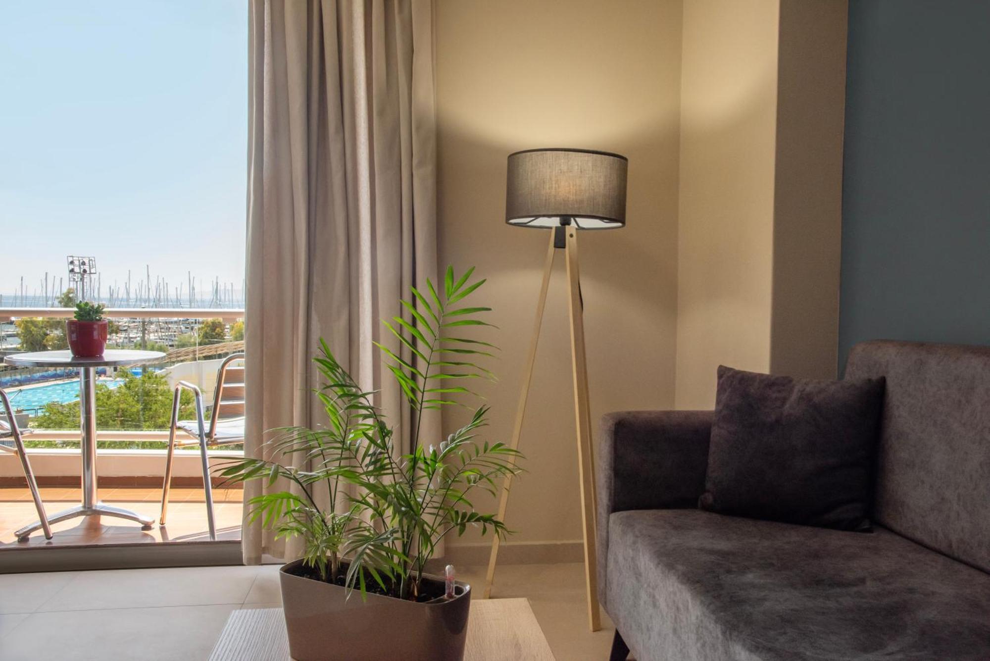 Marina Alimos Hotel Apartments เอเธนส์ ภายนอก รูปภาพ