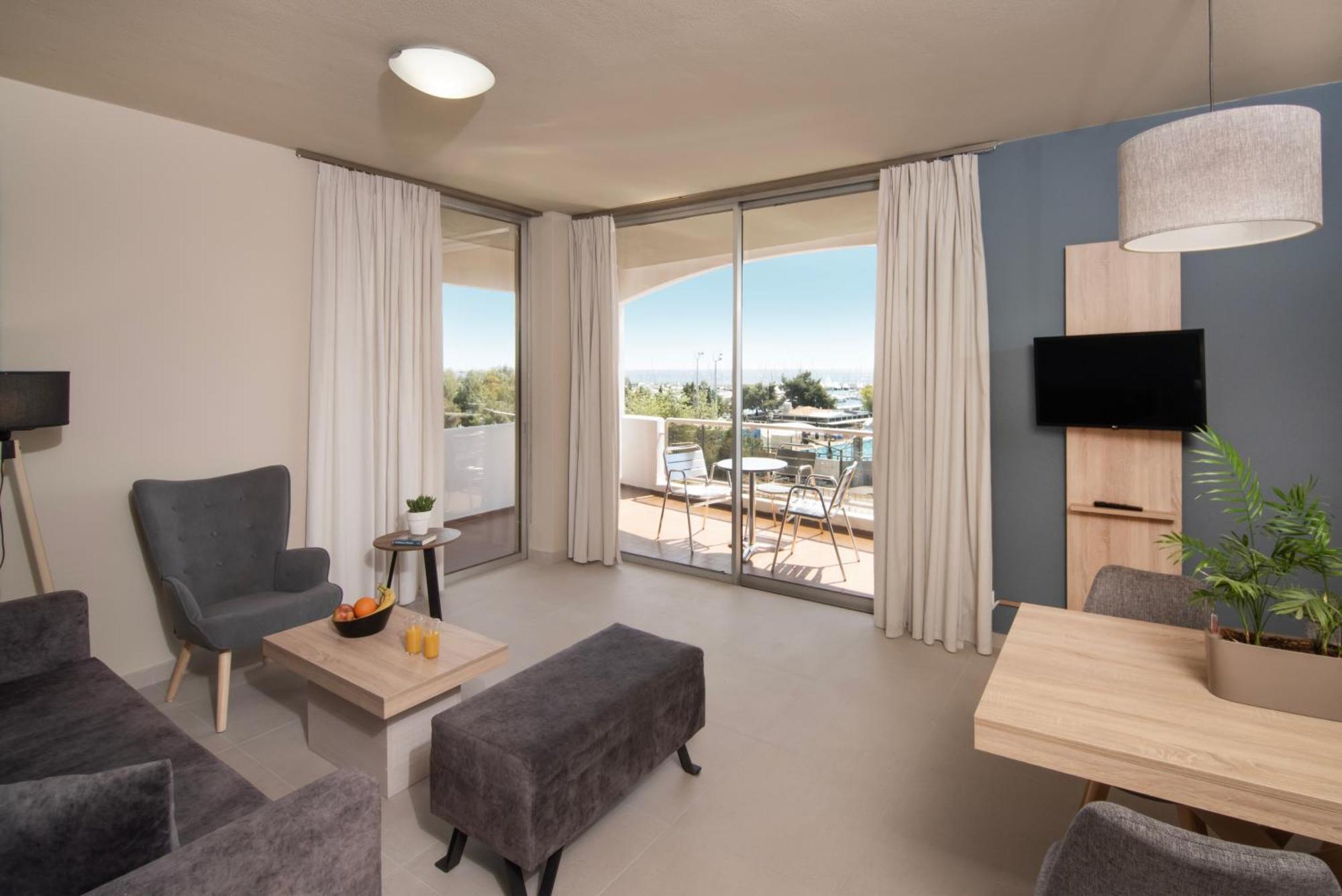 Marina Alimos Hotel Apartments เอเธนส์ ภายนอก รูปภาพ