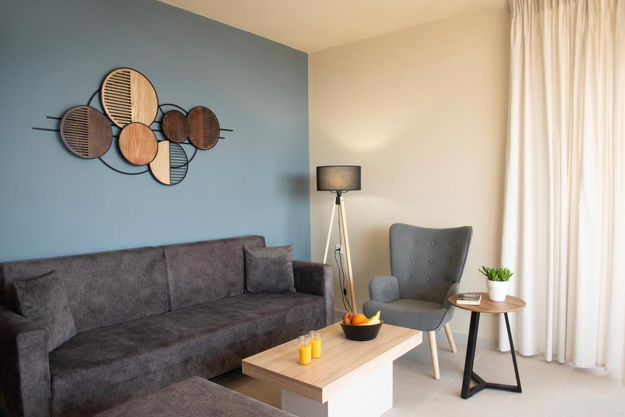 Marina Alimos Hotel Apartments เอเธนส์ ภายนอก รูปภาพ