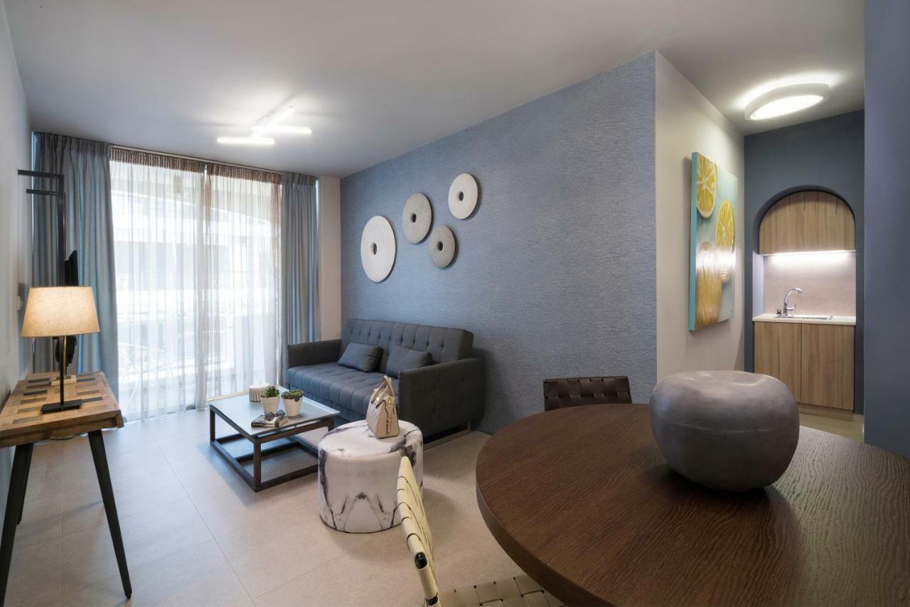 Marina Alimos Hotel Apartments เอเธนส์ ภายนอก รูปภาพ